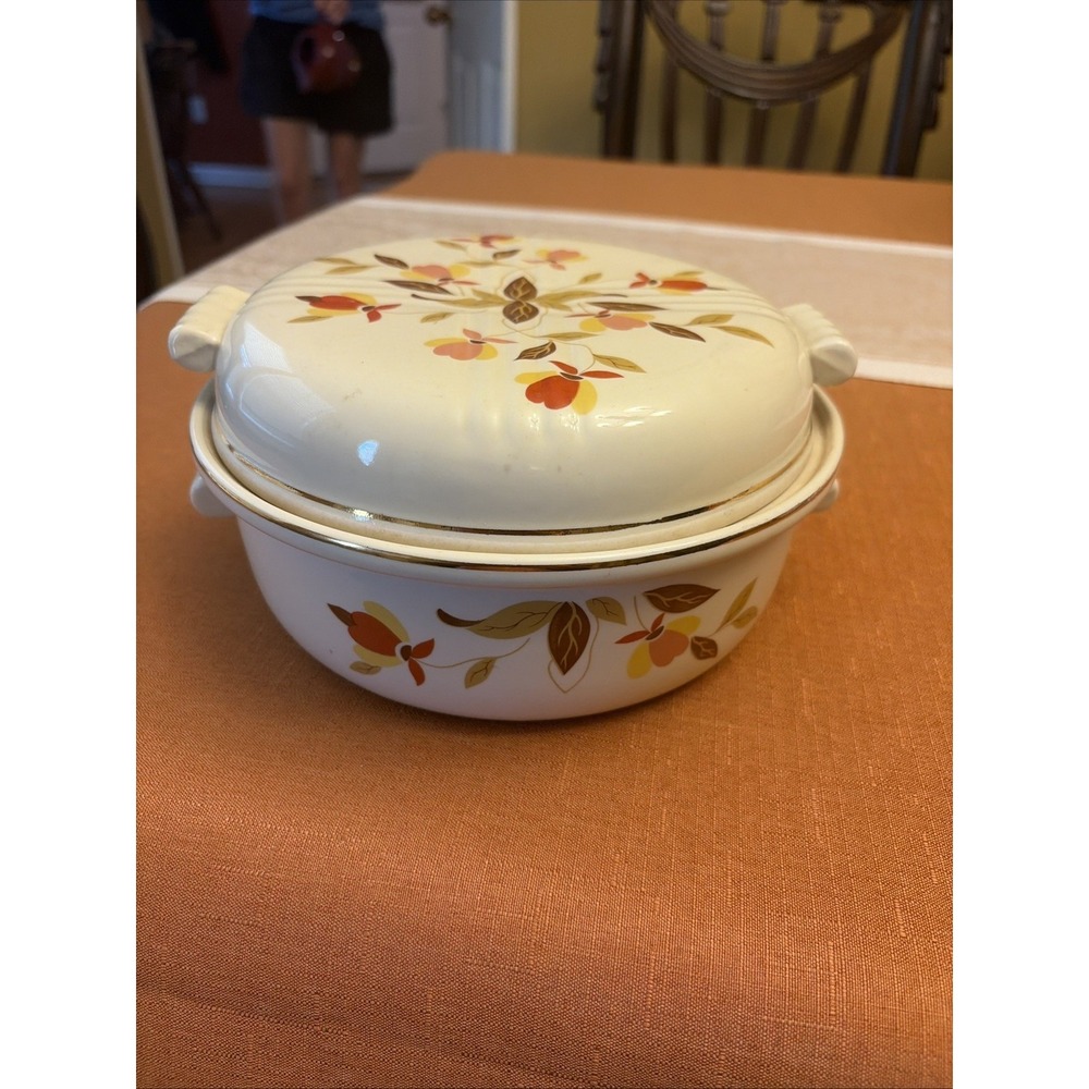 VINTAGE HALL'S SUPERIOR QUALITY KITCHENWARE CASSEROLE DISH W/ LID ~ Autumn Leaf